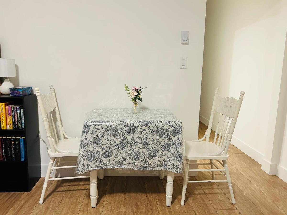 Victoria Private Studio Suite Colwood Esterno foto