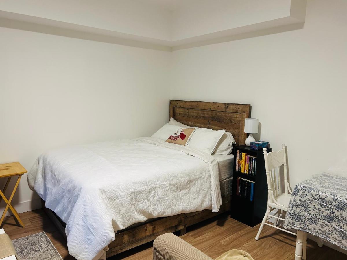 Victoria Private Studio Suite Colwood Esterno foto